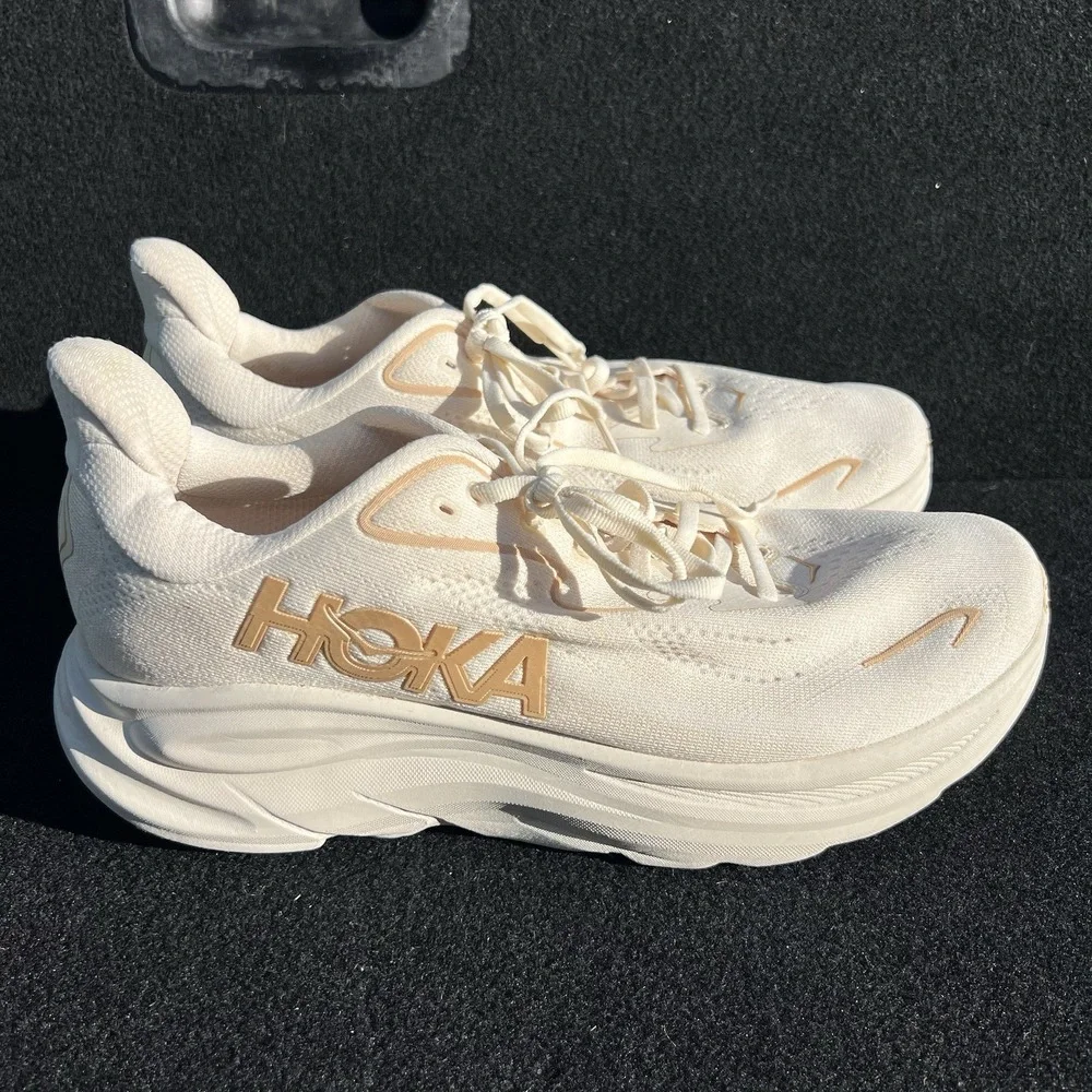 Women's Size 12B - Hoka One One HOKAClifton 10 Vanilla Birch Cream Gym Running